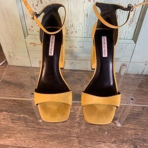 CHELSEA & VIOLET TARA SUEDE Yellow BLOCK HEEL SANDALS SIZE 9. Preloved,